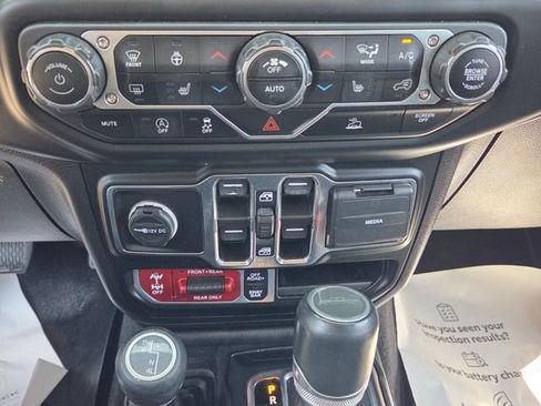 Used 2022 Jeep Gladiator Rubicon w/ LED Lighting Group AWD/4WD image 19