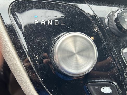 Certified 2017 Chrysler Pacifica Touring FWD image 23