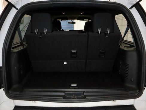 Used 2017 Ford Expedition XLT image 20