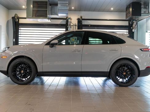 New 2025 Porsche Cayenne Coupe image 2