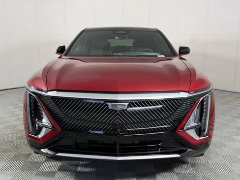 Used 2024 Cadillac Lyriq Tech AWD/4WD image 11