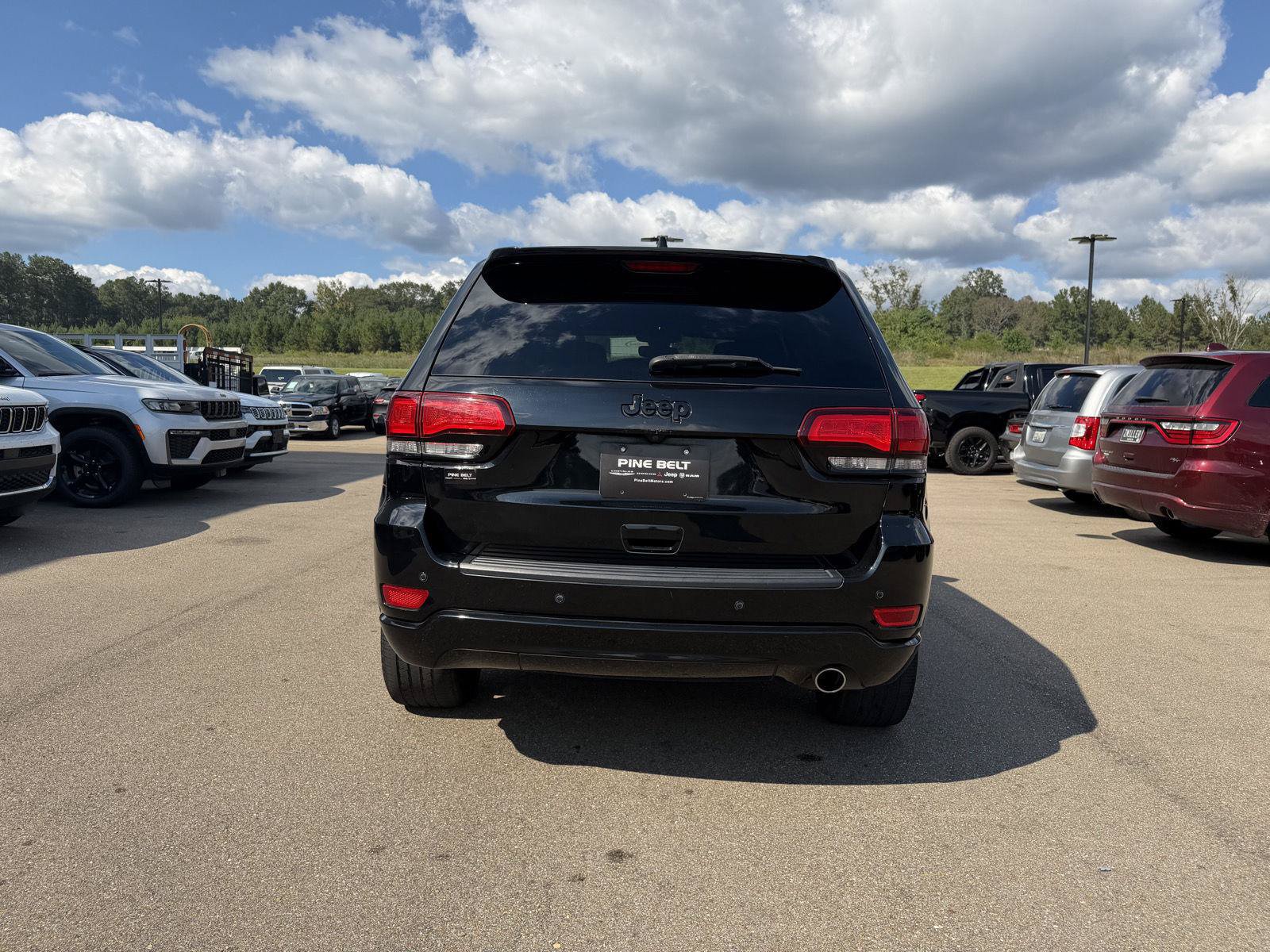 Used 2020 Jeep Grand Cherokee Altitude RWD image 5