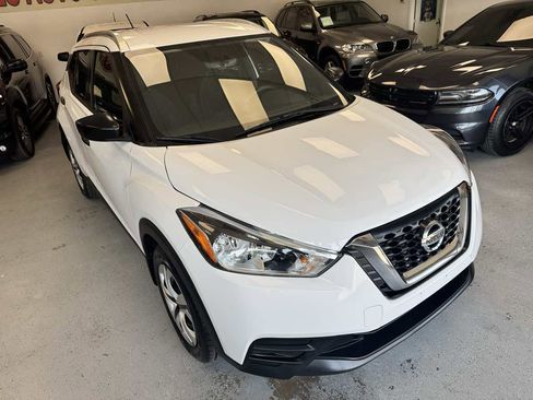 Used 2019 Nissan Kicks S w/ Interior Electronics Package image 9