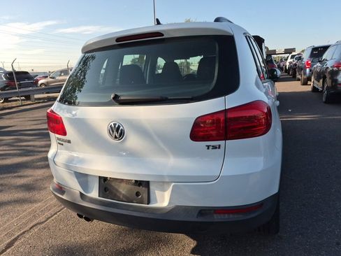 Used 2018 Volkswagen Tiguan Limited w/ Premium Package FWD image 2