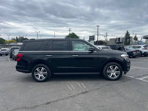 Used 2024 Ford Expedition Limited AWD/4WD image 6