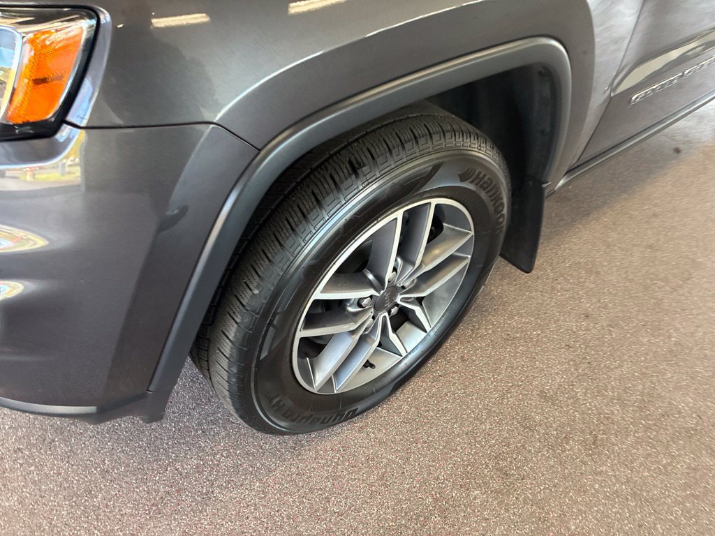 Used 2021 Jeep Grand Cherokee Limited AWD/4WD image 4