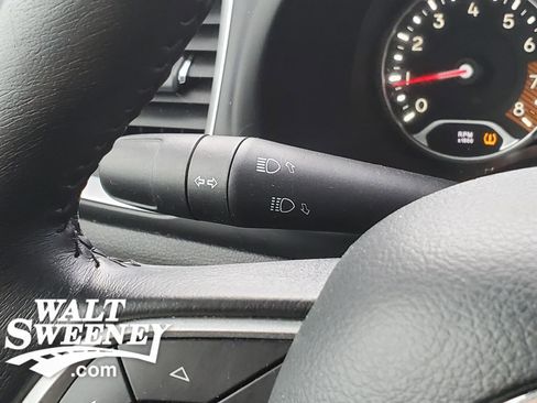 Used 2019 Jeep Renegade Latitude w/ Cold Weather Group image 20