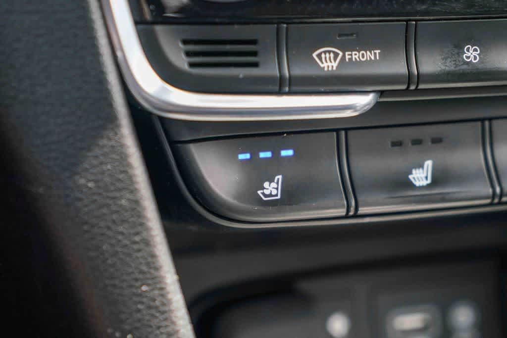 Used 2020 Hyundai Santa Fe Limited FWD image 22