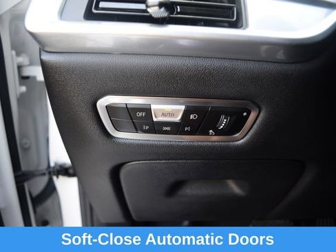Used 2023 BMW X7 xDrive40i w/ Premium Package AWD/4WD image 8