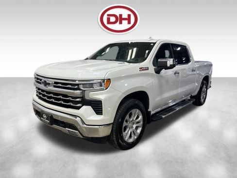 Used 2022 Chevrolet Silverado 1500 LTZ w/ LTZ Premium Package AWD/4WD image 7