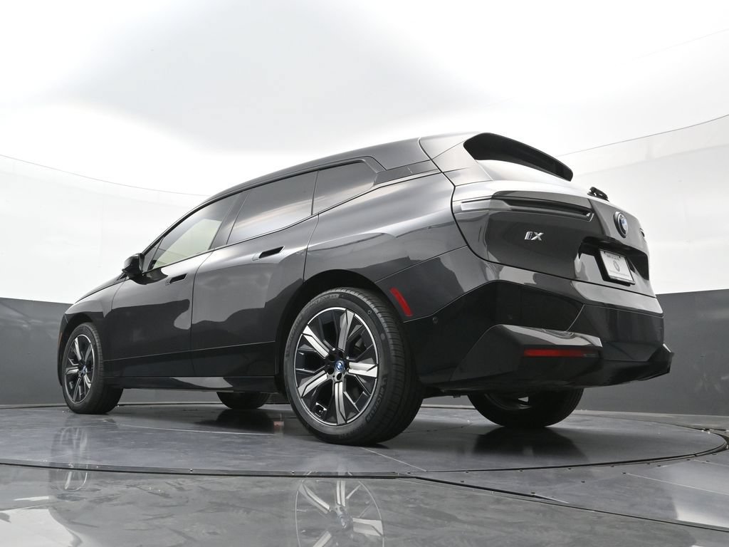 Used 2024 BMW iX xDrive50 w/ Sport Package AWD/4WD image 26