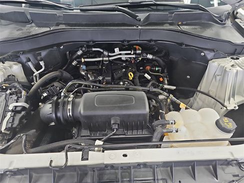 Used 2023 Ford Explorer XLT w/ Equipment Group 202A image 31