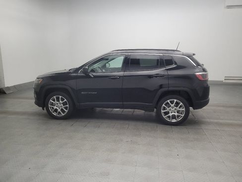Used 2022 Jeep Compass Latitude AWD/4WD image 3