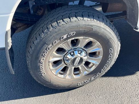 Used 2017 Ford F250 XLT w/ XLT Premium Package image 5