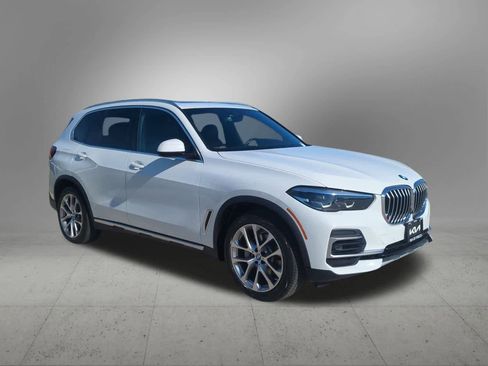 Used 2022 BMW X5 xDrive40i w/ Premium Package image 8