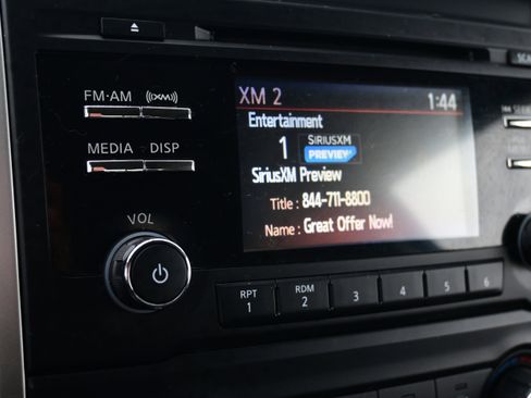 Used 2018 Nissan Titan SV image 30