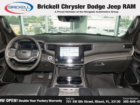 Used 2024 Jeep Wagoneer L Series II RWD image 17