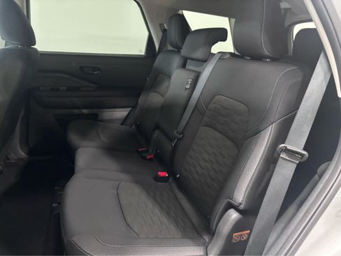 Used 2025 Nissan Pathfinder SV AWD/4WD image 13