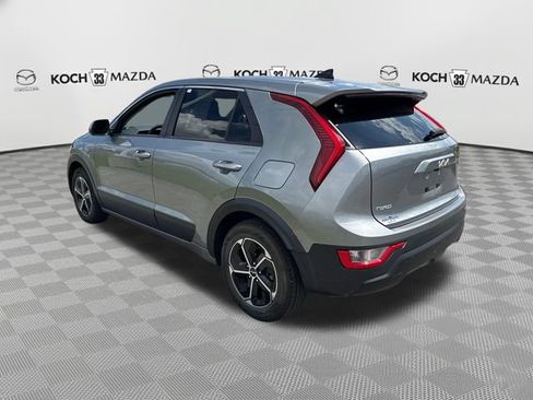 Used 2023 Kia Niro LX FWD image 5