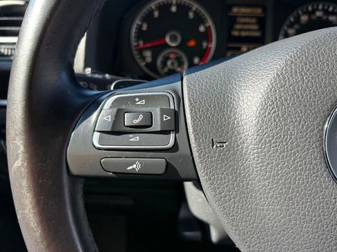 Used 2013 Volkswagen Eos FWD image 23