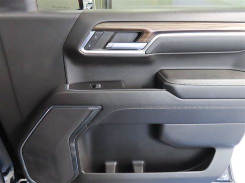 Used 2023 Chevrolet Silverado 1500 LT AWD/4WD image 33