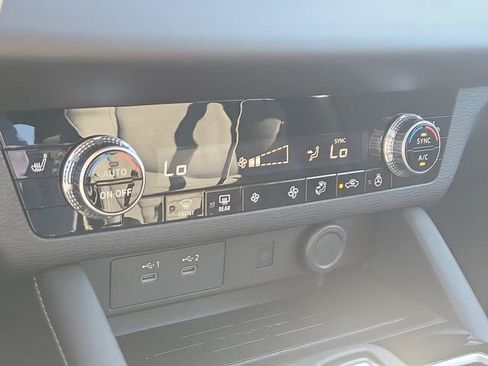 New 2026 Mitsubishi Outlander SE image 31