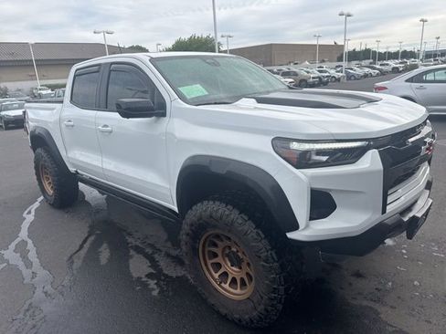 Used 2024 Chevrolet Colorado ZR2 w/ Technology Package image 5