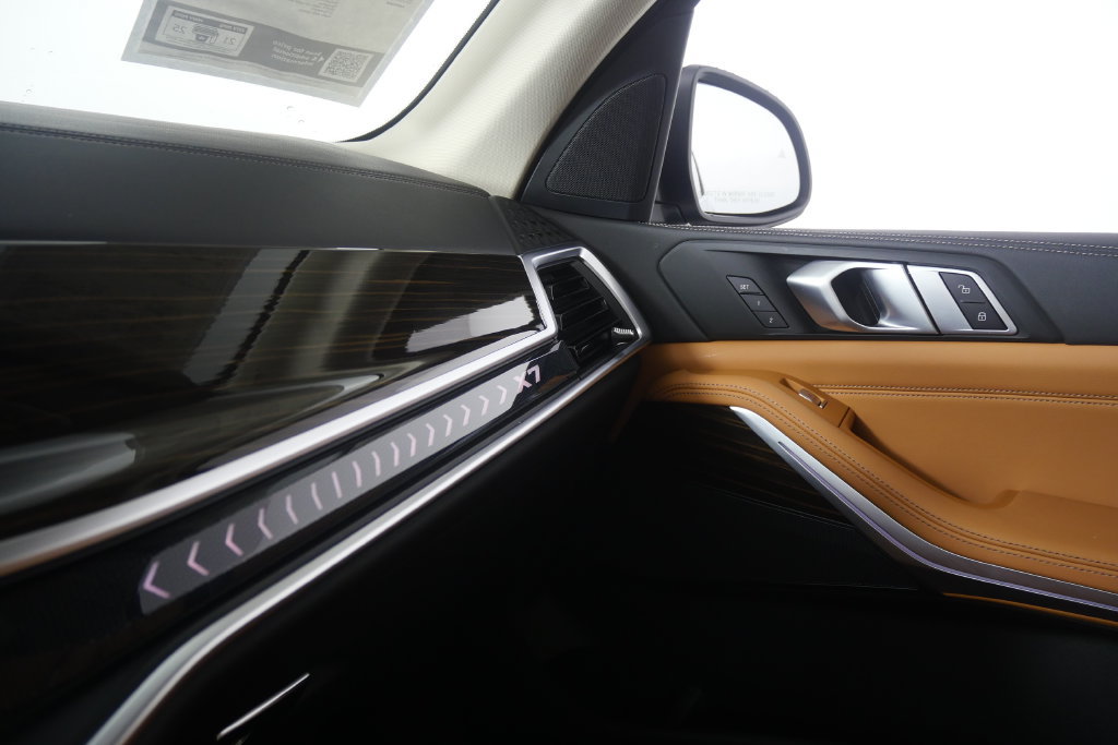 Certified 2024 BMW X7 xDrive40i AWD/4WD image 29