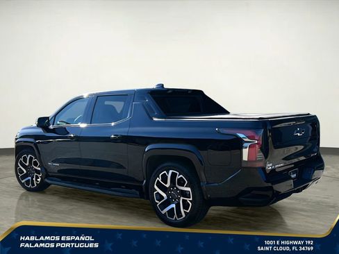 Certified 2025 Chevrolet Silverado EV RST AWD/4WD image 4