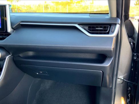 Used 2023 Toyota RAV4 LE image 17