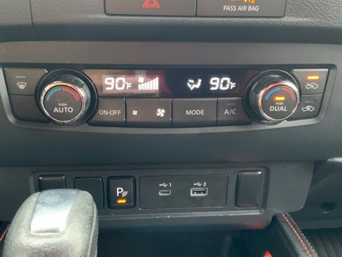 Used 2022 Nissan Frontier PRO-4X w/ Technology Package image 30