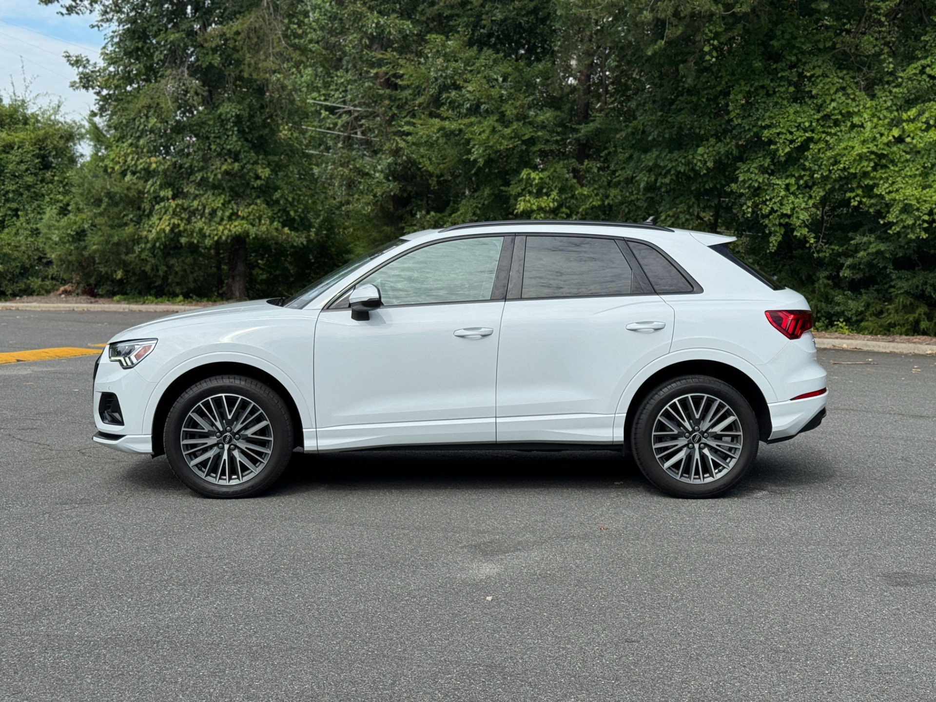 Used 2023 Audi Q3 2.0T Premium w/ Convenience Package AWD/4WD image 6