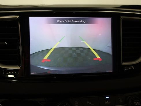 Used 2023 Chrysler Pacifica Touring-L FWD image 43