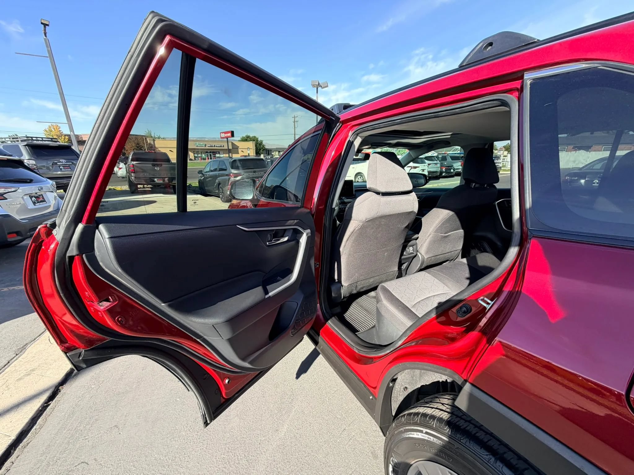 Used 2024 Toyota RAV4 XLE w/ Convenience Package AWD/4WD image 20