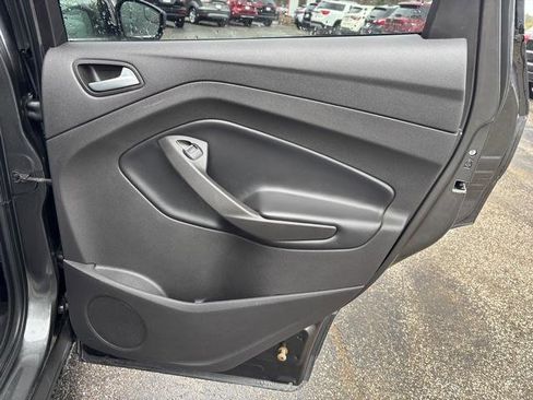 Used 2019 Ford Escape SE image 14