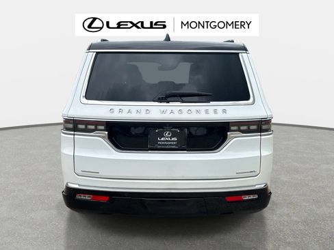 Used 2023 Jeep Grand Wagoneer L Series II w/ HD Trailer Tow Package AWD/4WD image 4