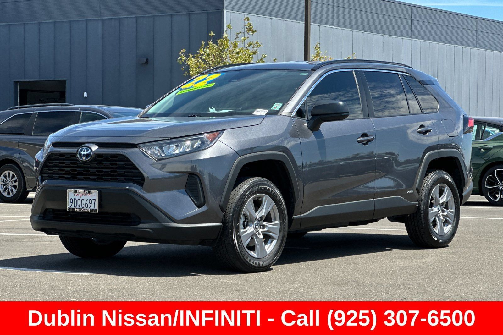 Used 2022 Toyota RAV4 LE AWD/4WD image 8