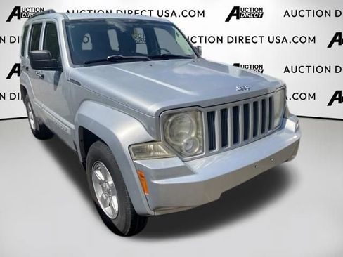 Used 2010 Jeep Liberty Sport w/ Popular Equipment Group AWD/4WD image 3