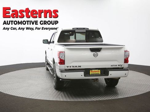 Used 2020 Nissan Titan SV w/ SV Convenience Package image 38