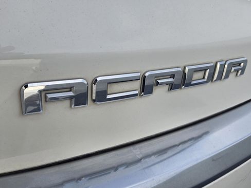 Used 2015 GMC Acadia SLT image 30