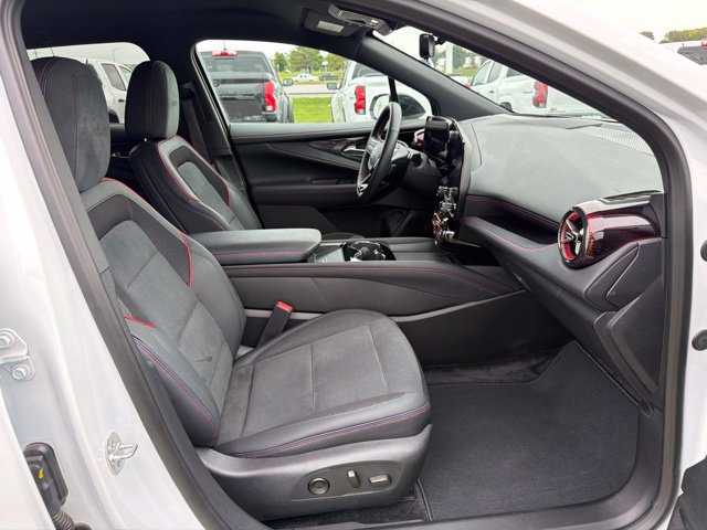 Used 2024 Chevrolet Blazer EV RS AWD/4WD image 11