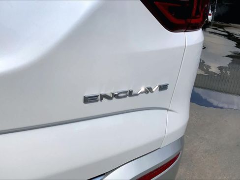 Used 2018 Buick Enclave Premium w/ Experience Buick Package FWD image 10