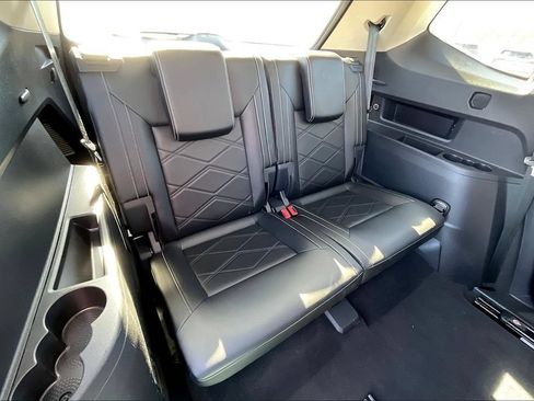 Used 2024 Volkswagen Atlas SE AWD/4WD image 25