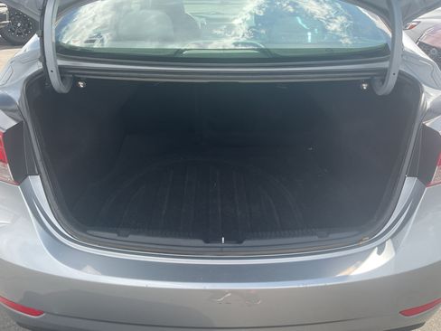 Used 2015 Hyundai Elantra SE w/ Option Group 02 FWD image 13