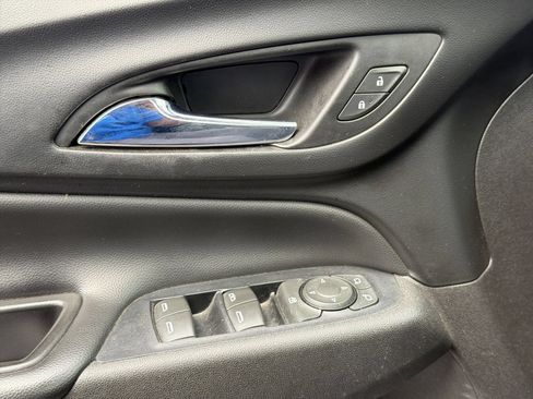 Used 2019 Chevrolet Equinox LT FWD image 24