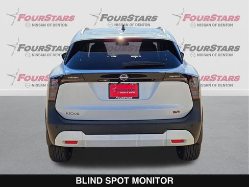 New 2026 Nissan Kicks SR image 5