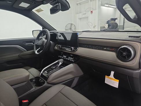 New 2025 Chevrolet Colorado ZR2 w/ Off-Road Front Bumper Package image 33