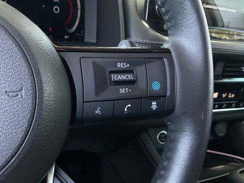 Used 2023 Nissan Rogue Platinum FWD image 33