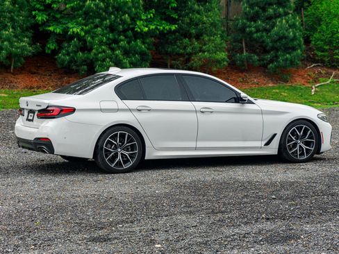 Used 2021 BMW 530i xDrive w/ M Sport Package image 9
