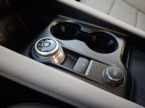 New 2026 Ford Explorer Active w/ Active Comfort Package image 15